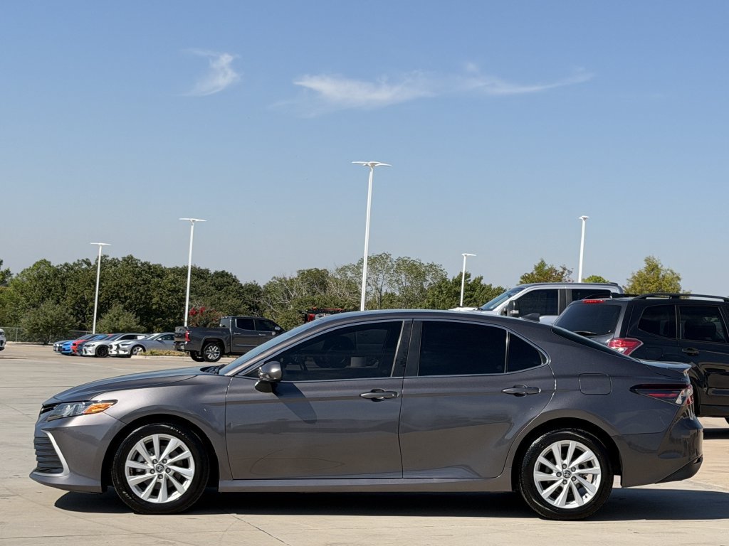 Used 2023 Toyota Camry LE FWD image 3