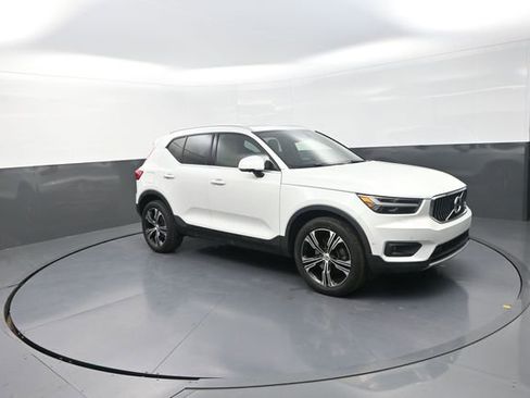 Used 2020 Volvo XC40 T4 Inscription w/ Protection Package Premier FWD image 25