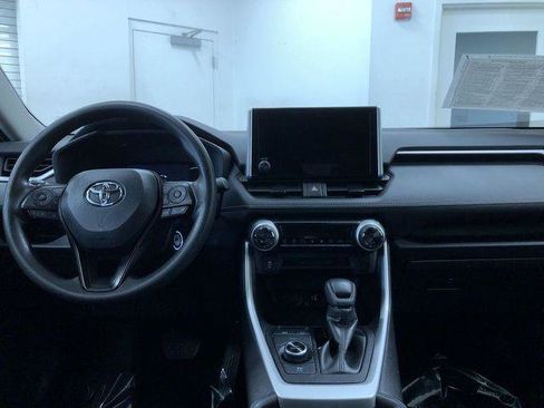 Certified 2025 Toyota RAV4 LE AWD/4WD image 17