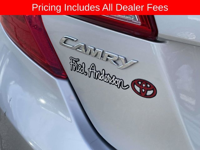 Used 2014 Toyota Camry SE w/ Moonroof Package FWD image 11