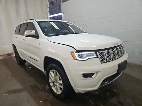 Used 2017 Jeep Grand Cherokee Overland AWD/4WD image 2