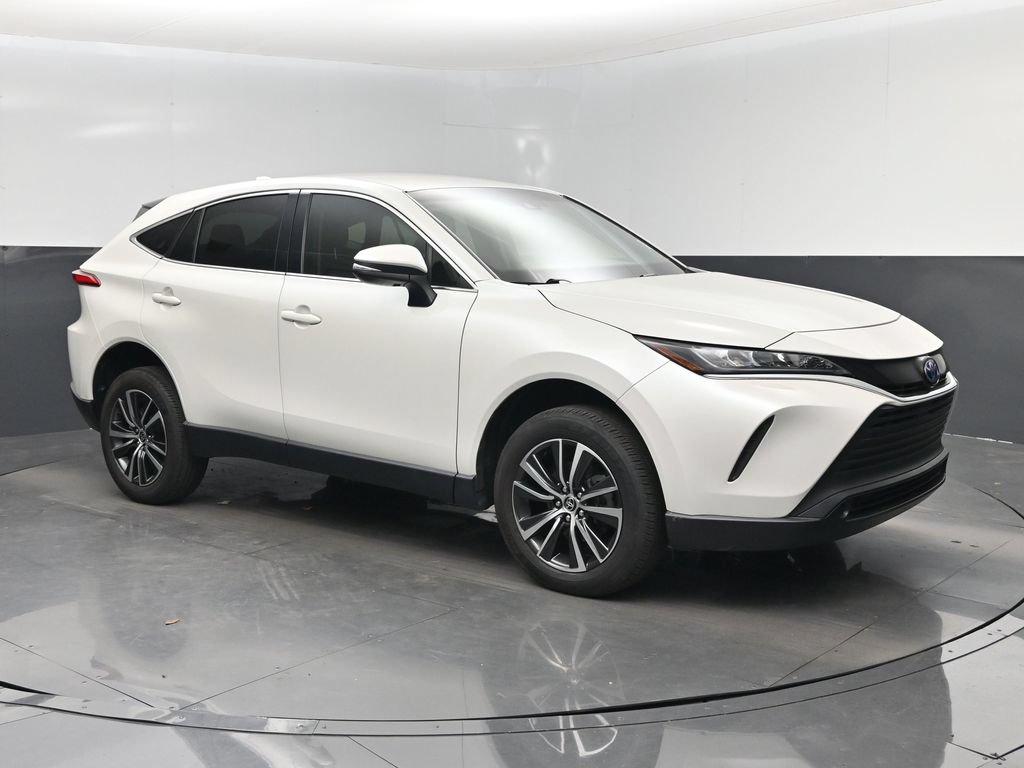 Used 2022 Toyota Venza LE AWD/4WD image 1