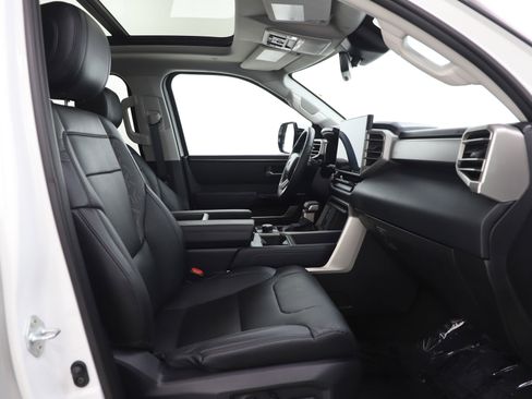 Used 2022 Toyota Tundra Limited image 11