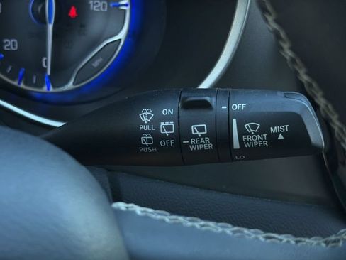 Used 2024 Chrysler Pacifica Touring-L FWD image 29