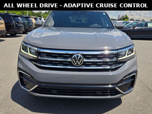 Used 2022 Volkswagen Atlas Cross Sport SEL R-Line AWD/4WD image 2