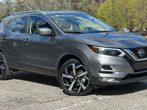 Certified 2022 Nissan Rogue Sport SL w/ Premium Package image 1