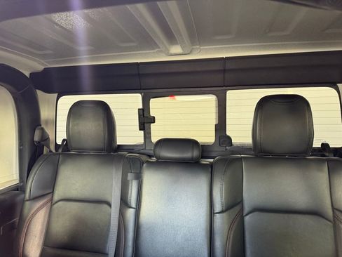 Used 2021 Jeep Gladiator Rubicon image 4