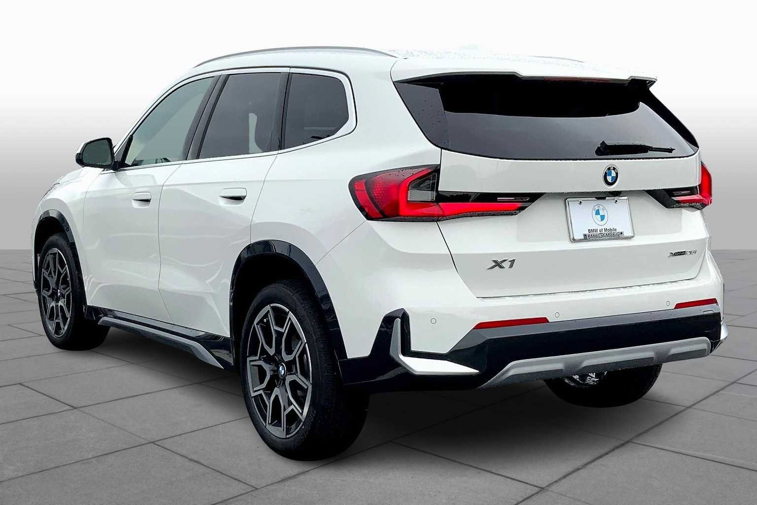 Used 2025 BMW X1 xDrive28i w/ Technology Package AWD/4WD image 12