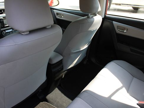 Used 2015 Toyota Corolla LE FWD image 18