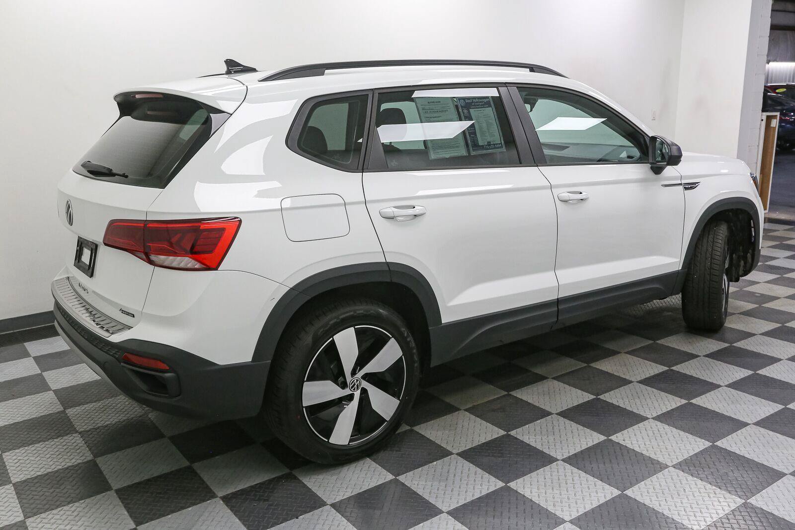 Certified 2024 Volkswagen Taos S AWD/4WD image 11
