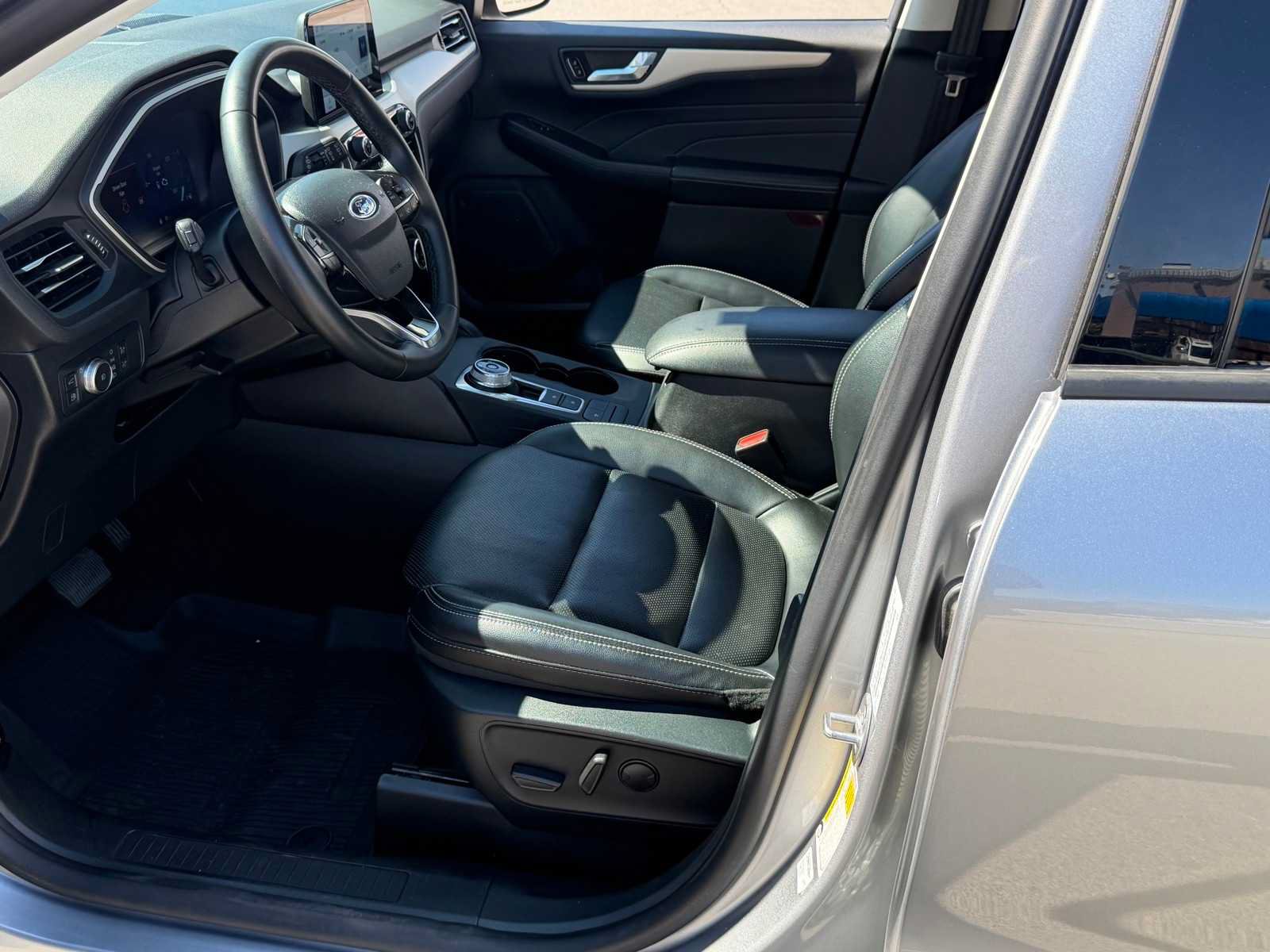 Used 2022 Ford Escape SEL w/ Technology Package FWD image 23