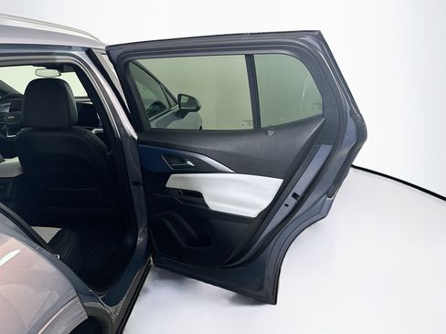 Used 2025 Chevrolet Equinox EV LT image 31