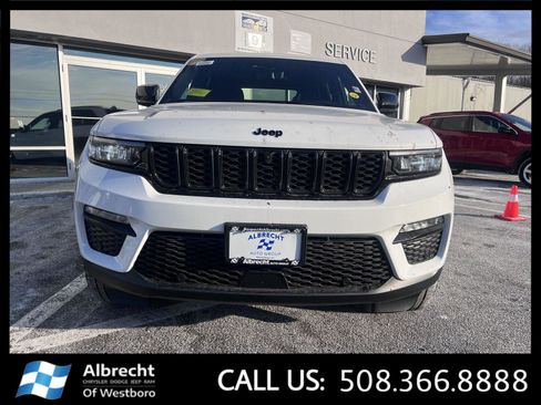 New 2025 Jeep Grand Cherokee Limited w/ Luxury Tech Group II AWD/4WD image 8