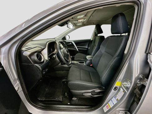 Used 2018 Toyota RAV4 XLE w/ Plus Extra Value Package AWD/4WD image 13