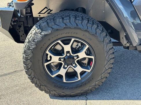Used 2019 Jeep Wrangler Unlimited Rubicon AWD/4WD image 10