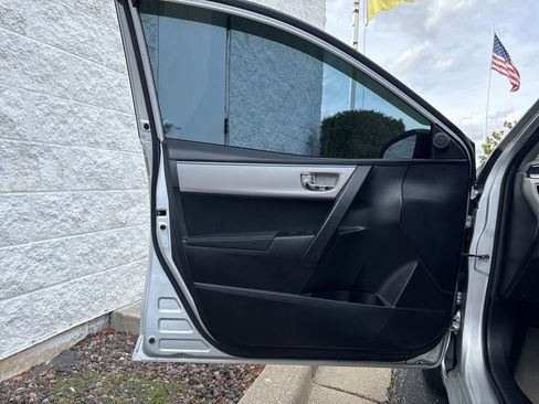 Used 2014 Toyota Corolla LE image 8