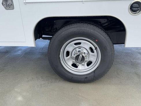 New 2024 Ford F350 XL w/ XL Chrome Package image 7