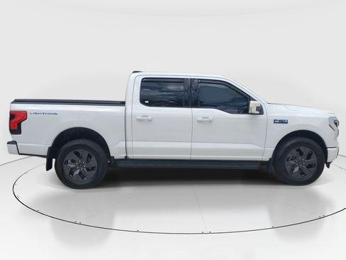 Used 2025 Ford F150 Lightning Flash image 2