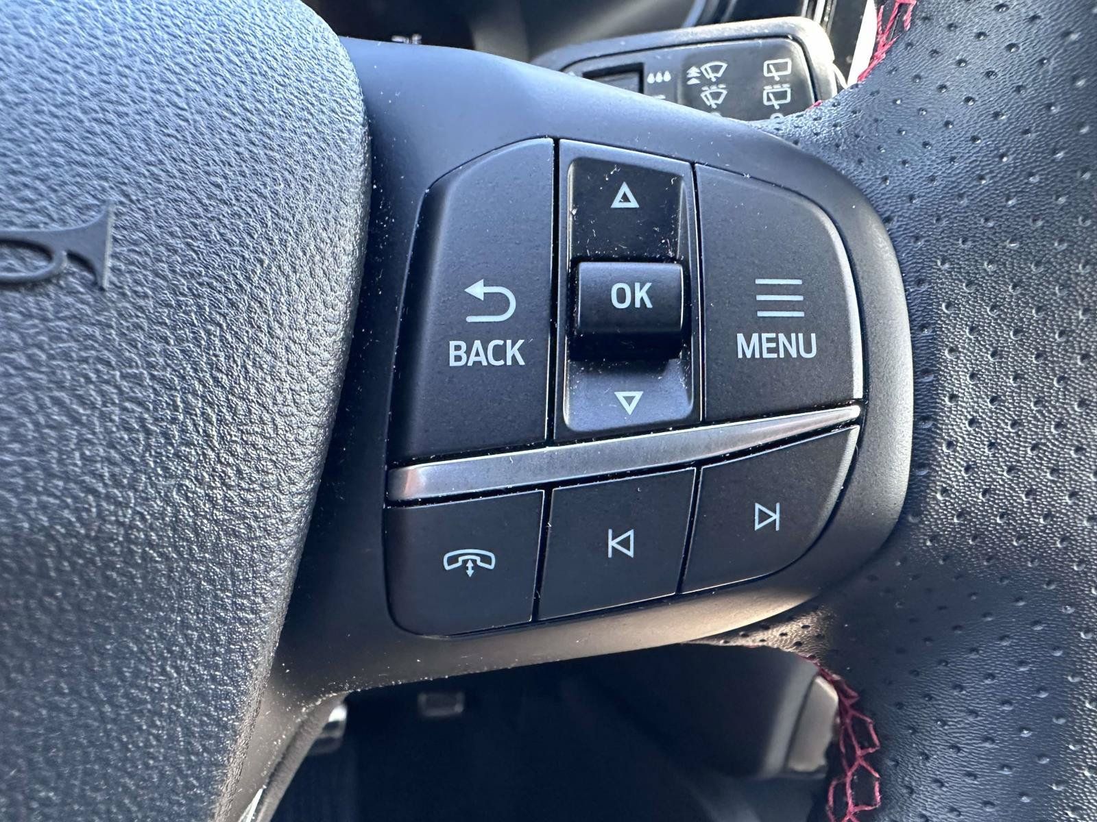 Used 2024 Ford Escape ST-Line w/ Tech Pack #1 AWD/4WD image 18