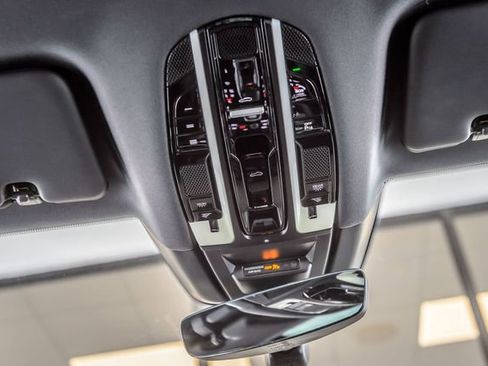 Used 2019 Porsche Cayenne image 36