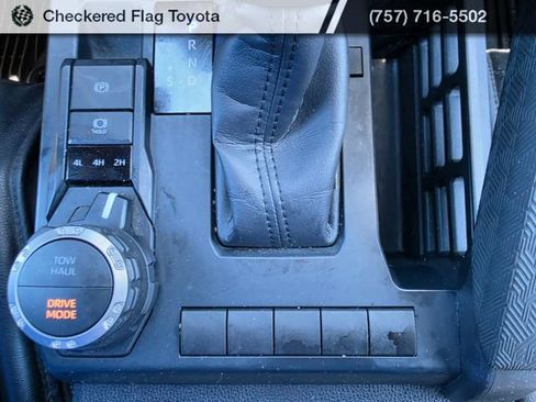 Used 2025 Toyota Tacoma TRD Sport AWD/4WD image 19