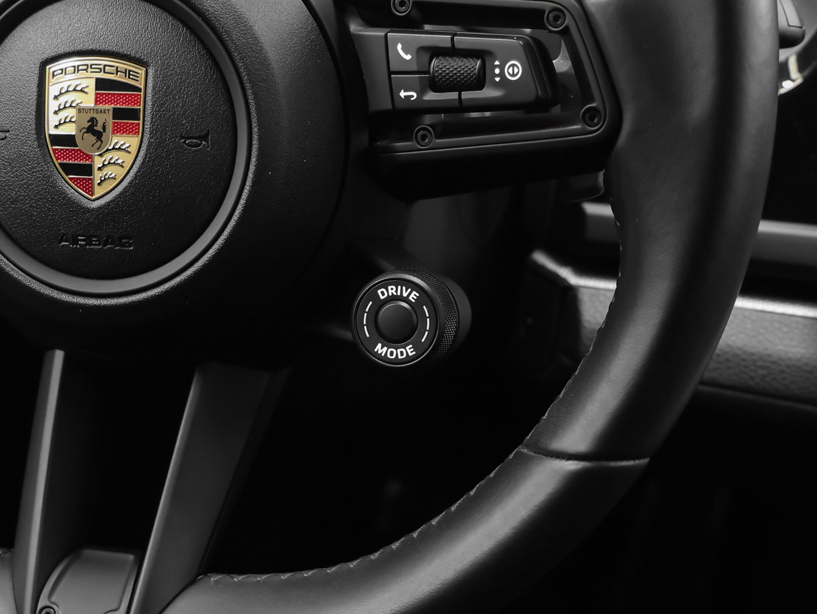 Certified 2025 Porsche Panamera 4 AWD/4WD image 31