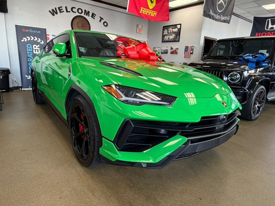 Used 2023 Lamborghini Urus S AWD/4WD image 2