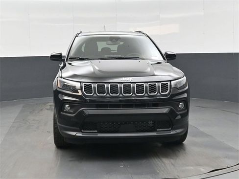 New 2026 Jeep Compass Latitude w/ Mopar Graphics Package image 9