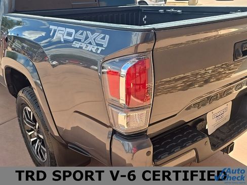 Used 2022 Toyota Tacoma TRD Sport image 5