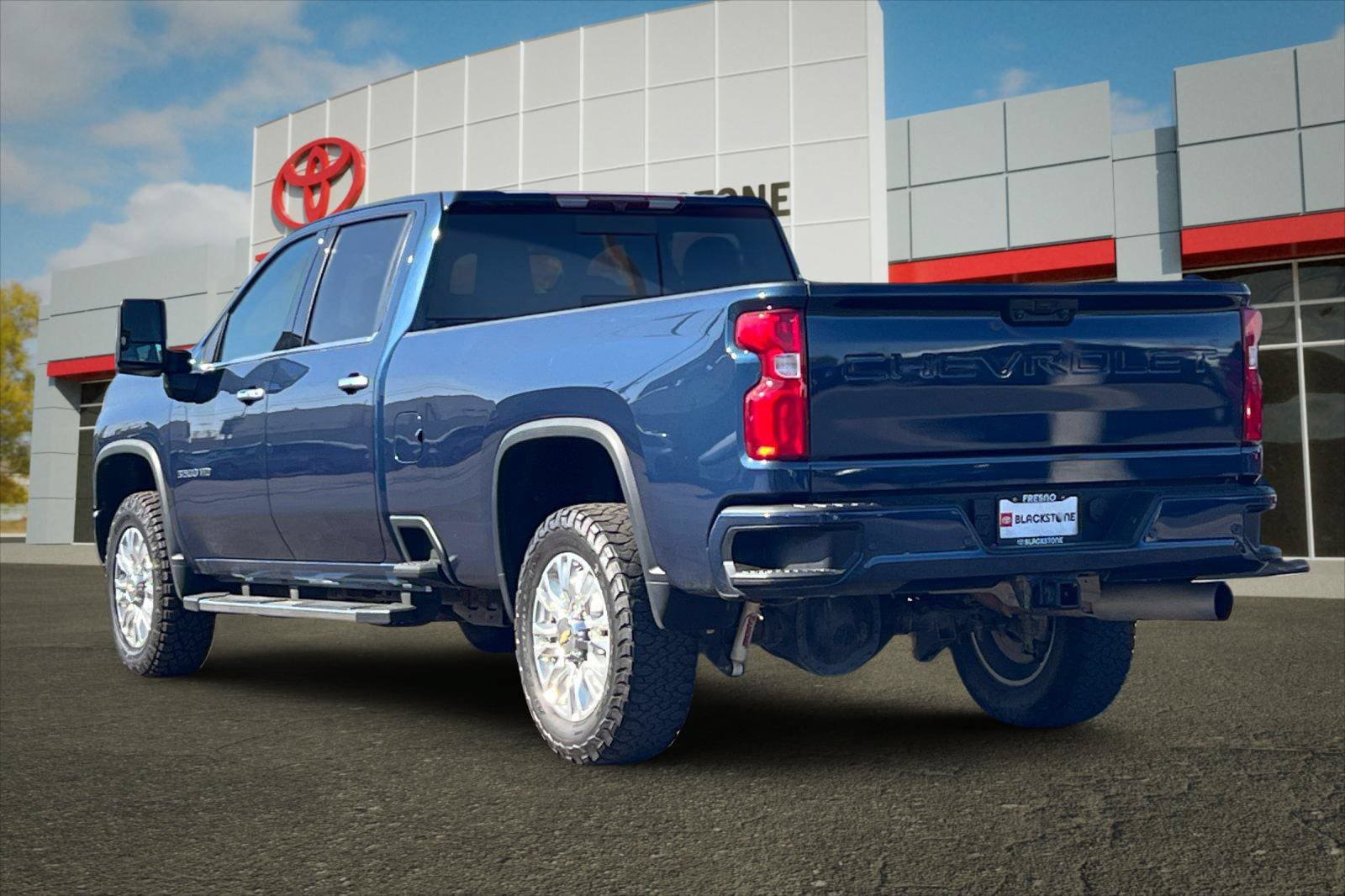 Used 2023 Chevrolet Silverado 3500 High Country AWD/4WD image 5