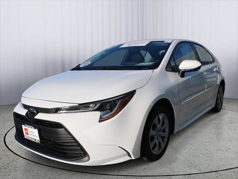 Certified 2023 Toyota Corolla LE image 4