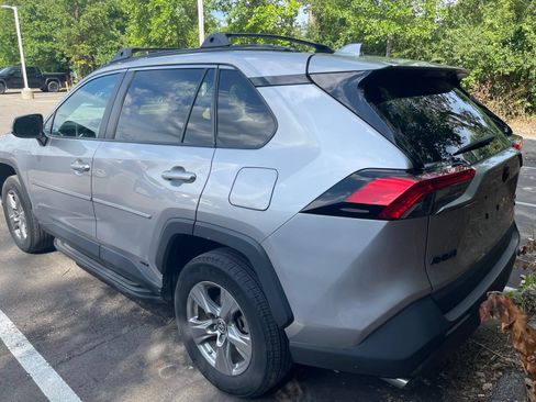 Used 2023 Toyota RAV4 LE AWD/4WD image 8