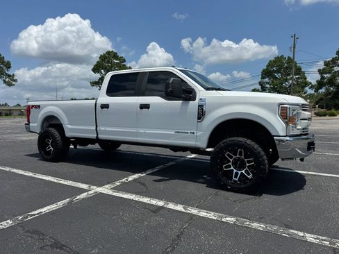 Used 2019 Ford F250 XL w/ Power Equipment Group AWD/4WD image 4