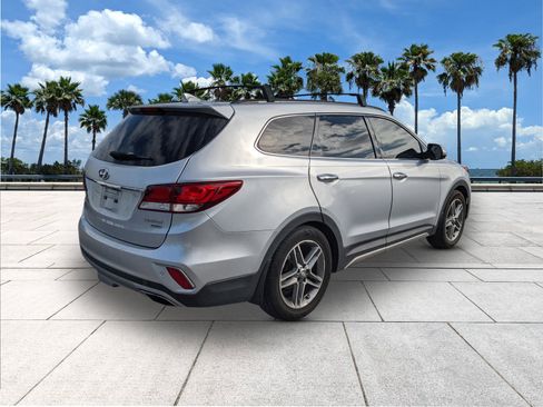 Used 2017 Hyundai Santa Fe Limited image 7