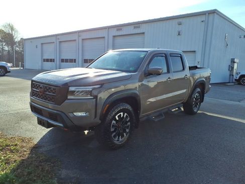 Used 2023 Nissan Frontier PRO-4X w/ Technology Package image 9