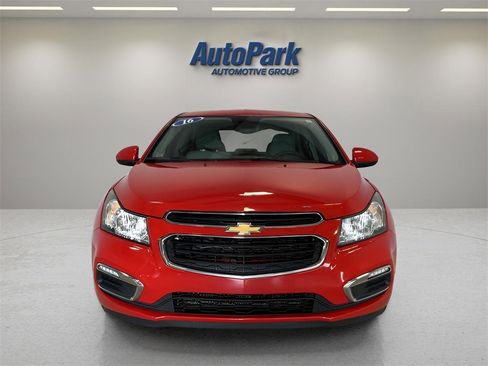 Used 2016 Chevrolet Cruze LT image 2