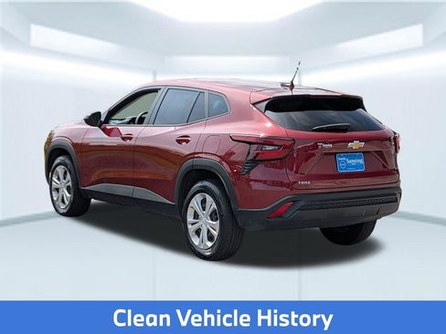 Used 2025 Chevrolet Trax LS FWD image 5