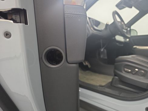 Used 2024 Rivian R1S Adventure AWD/4WD image 32