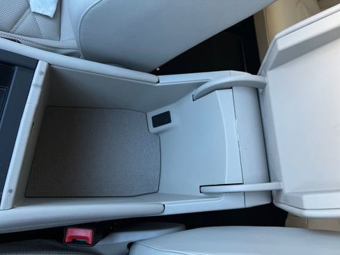 Used 2025 Volkswagen Atlas SE image 28