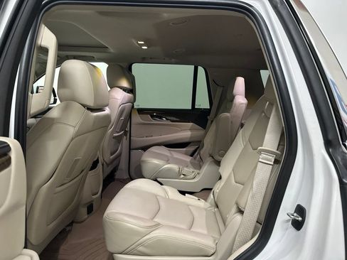 Used 2019 Cadillac Escalade Luxury AWD/4WD image 51