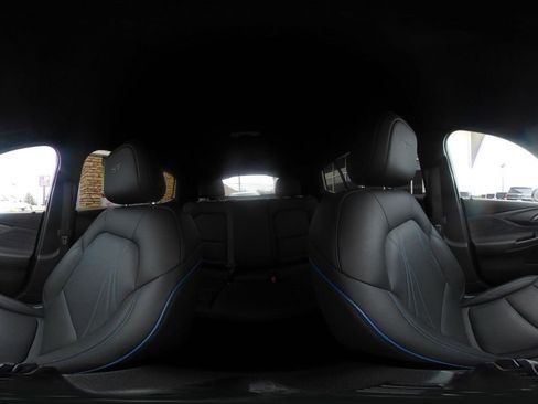 Used 2025 Buick Envista Sport Touring image 41