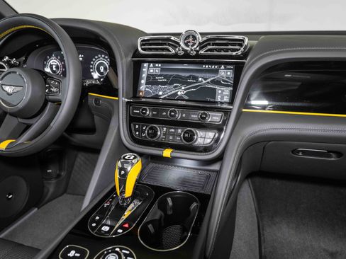 Certified 2024 Bentley Bentayga AWD/4WD image 31