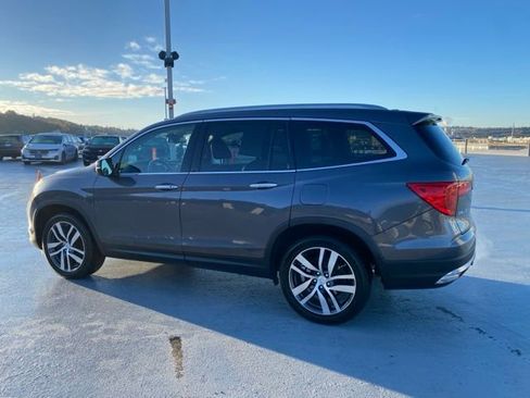 Used 2017 Honda Pilot Touring image 10