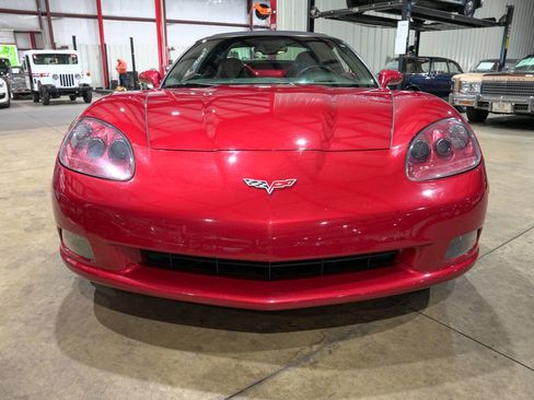 Used 2005 Chevrolet Corvette Convertible w/ Preferred Equipment Group RWD image 27