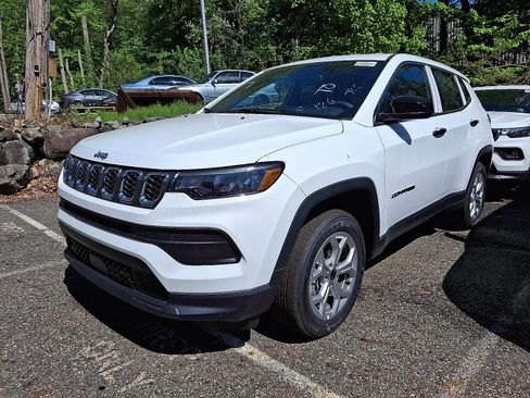 Used 2025 Jeep Compass Sport AWD/4WD image 3
