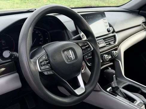 Used 2019 Honda Accord EX image 19