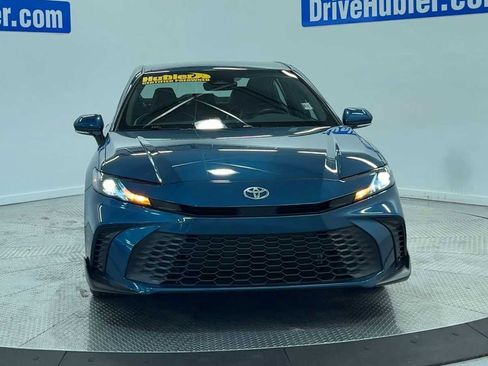 Used 2025 Toyota Camry SE w/ Convenience Package FWD image 40