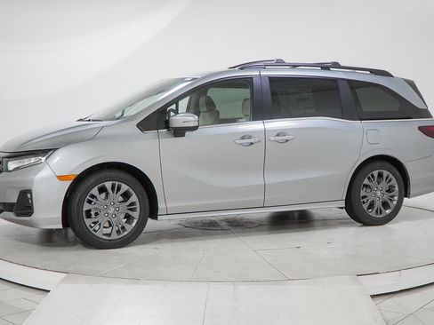 New 2026 Honda Odyssey Touring image 4