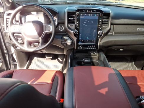Used 2024 RAM 1500 Laramie AWD/4WD image 12