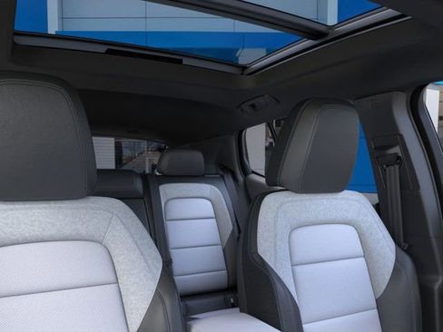 New 2026 Chevrolet Equinox EV LT image 24